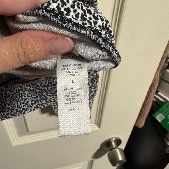 Athleta Black and white Leopard print - Picture 3 of 3